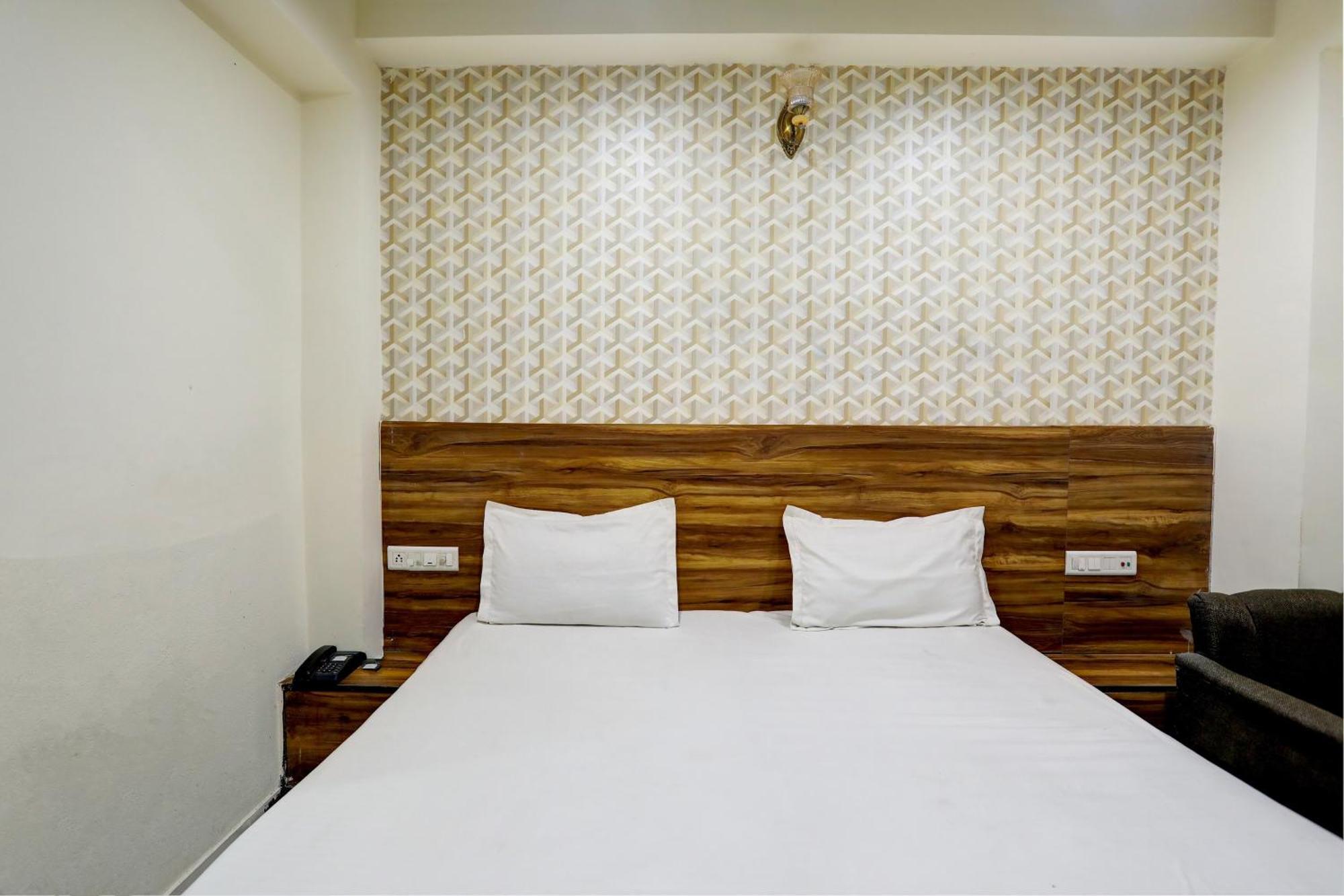 לודהיאנה Hotel O Hcn מראה חיצוני תמונה